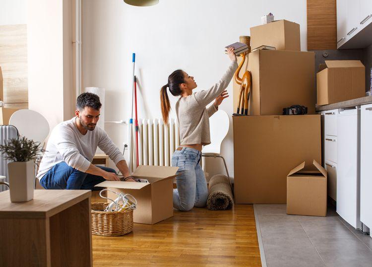 A Useful Guide on What to Do While Movers Are Moving